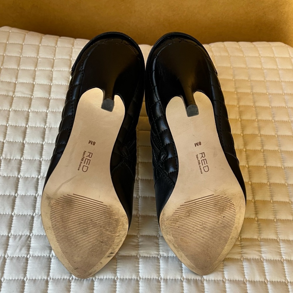 Saks Fifth Avenue Booties Heels size 8M Black - Picture 5 of 5